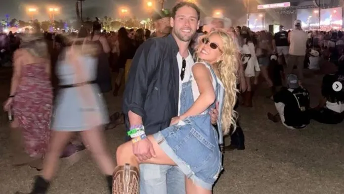 Sydney Sweeney & Scooter Braun Pack on PDA During Australia Getaway