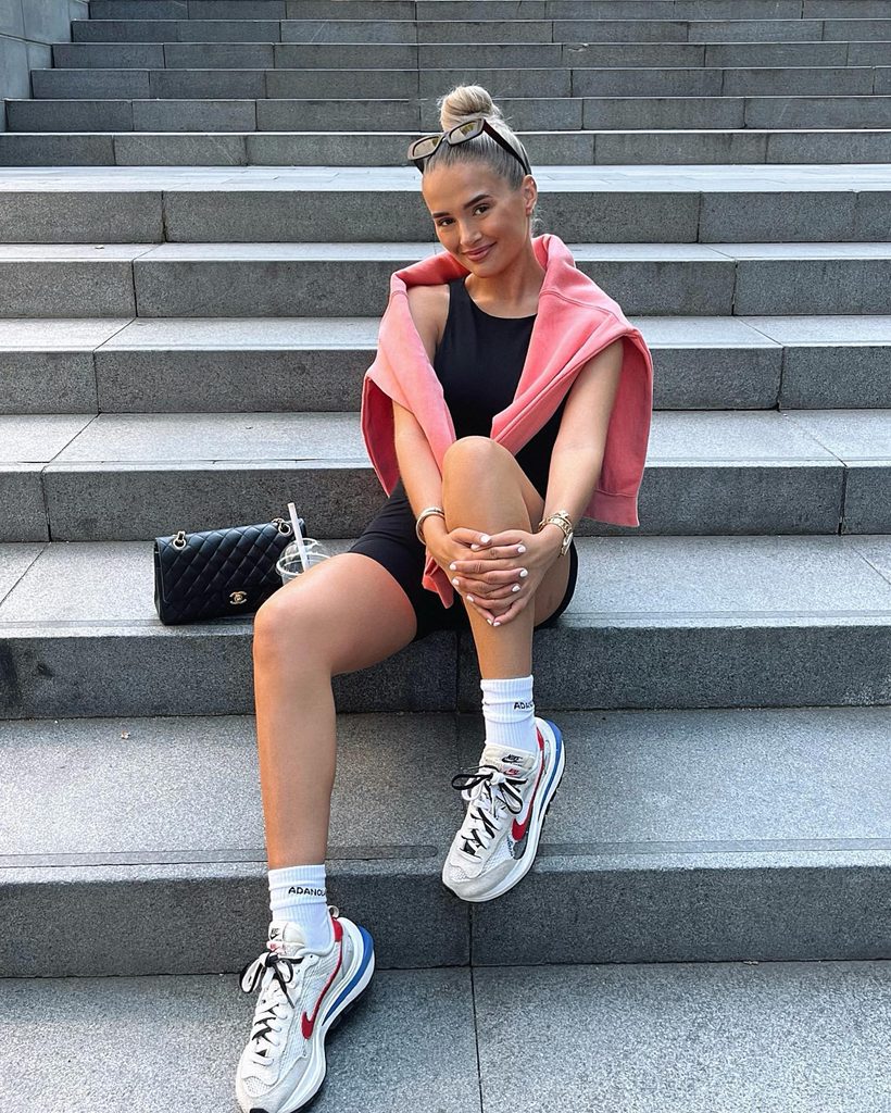 Molly-Mae Hague Shows Off Toned Abs at Gym After Tommy Fury’s Halloween Drama 3 Molly-Mae Hague Shows Off Toned Abs at Gym After Tommy Fury’s Halloween Drama