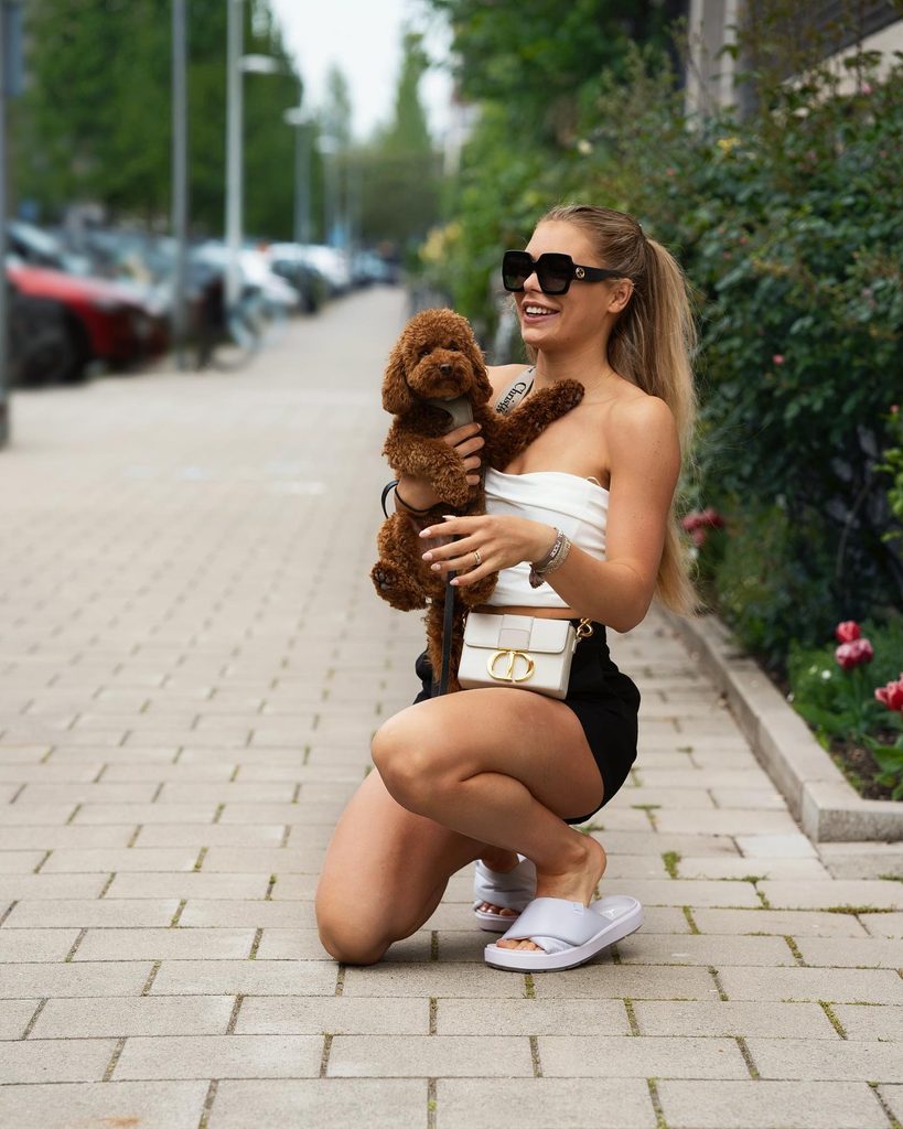 Jake Paul’s Stunning Fiancee Jutta Leerdam Wows Fans With Holiday Snaps