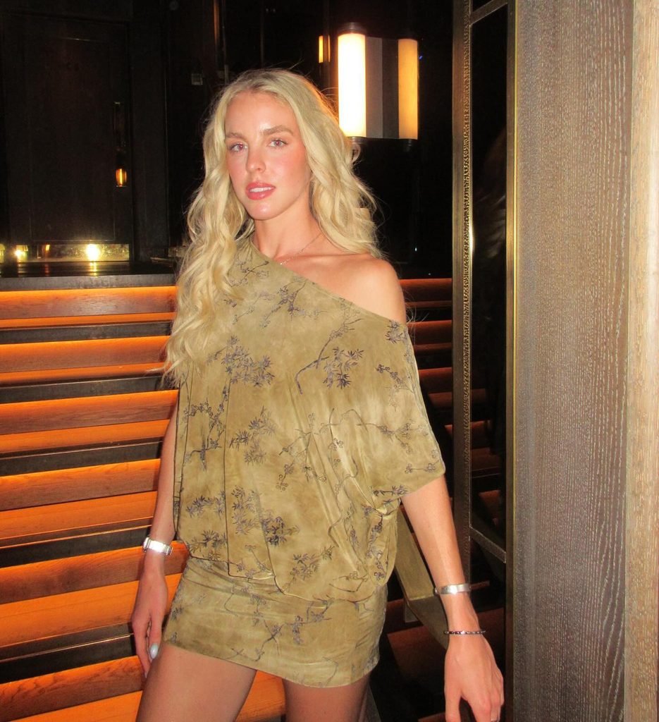 Keely Hodgkinson Looks a Million Dollars Showing off Her Natural Beauty 5 Keely Hodgkinson Looks a Million Dollars Showing off Her Natural Beauty