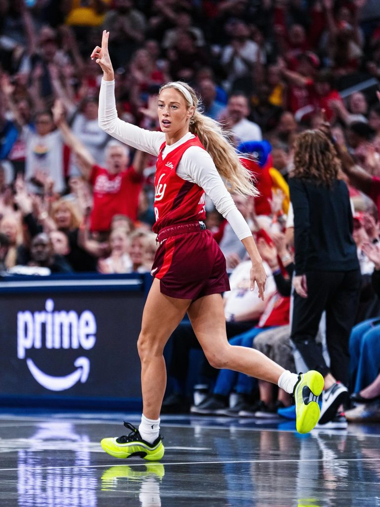 Sophie Cunningham Wows WNBA Fans With Backstage Pics as One Calls Her 'Queen' 12 Sophie Cunningham Wows WNBA Fans With Backstage Pics as One Calls Her 'Queen'