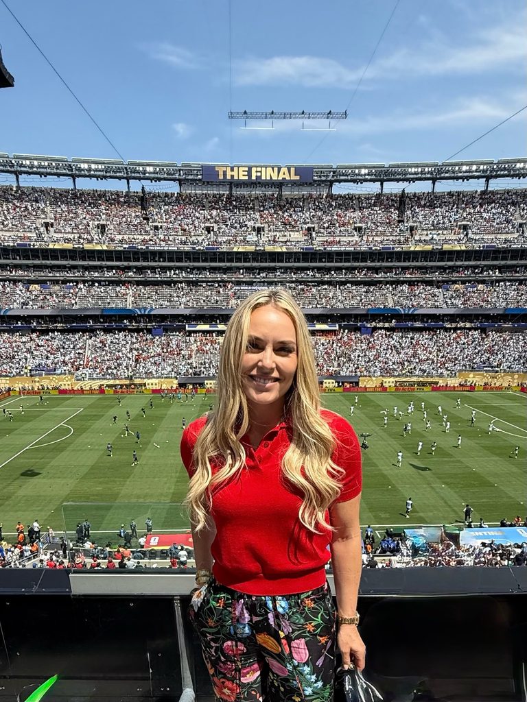 Sports Illustrated Model Lindsey Vonn Sends Fans Wild in Skintight Winter Bodysuit