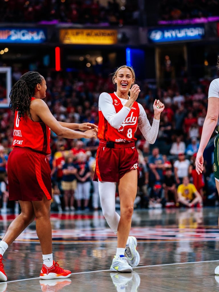 Sophie Cunningham Wows WNBA Fans With Backstage Pics as One Calls Her 'Queen' 8 The 28-year-old has got over 1.2m followers on Instagram