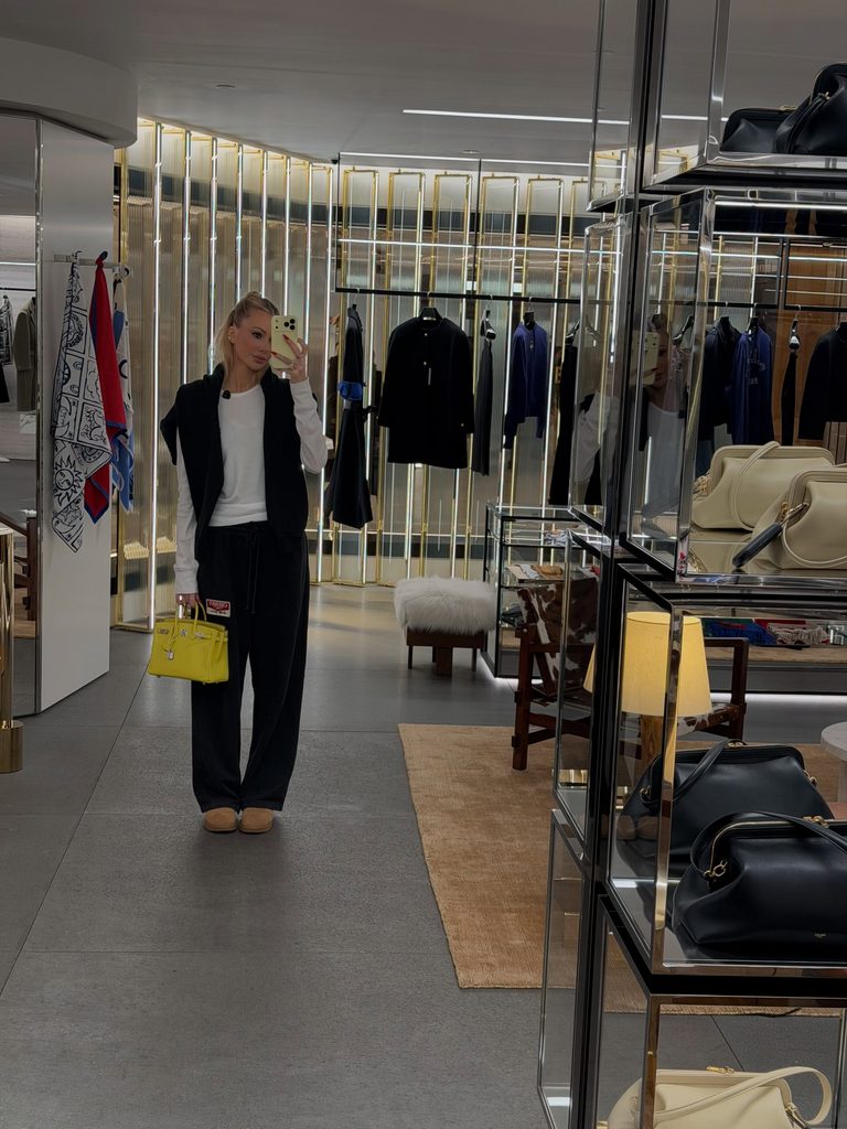 Olivia Attwood Denied Entry to Chanel Store Despite £6M Net Worth 7 Olivia Attwood Denied Entry to Chanel Store Despite £6M Net Worth